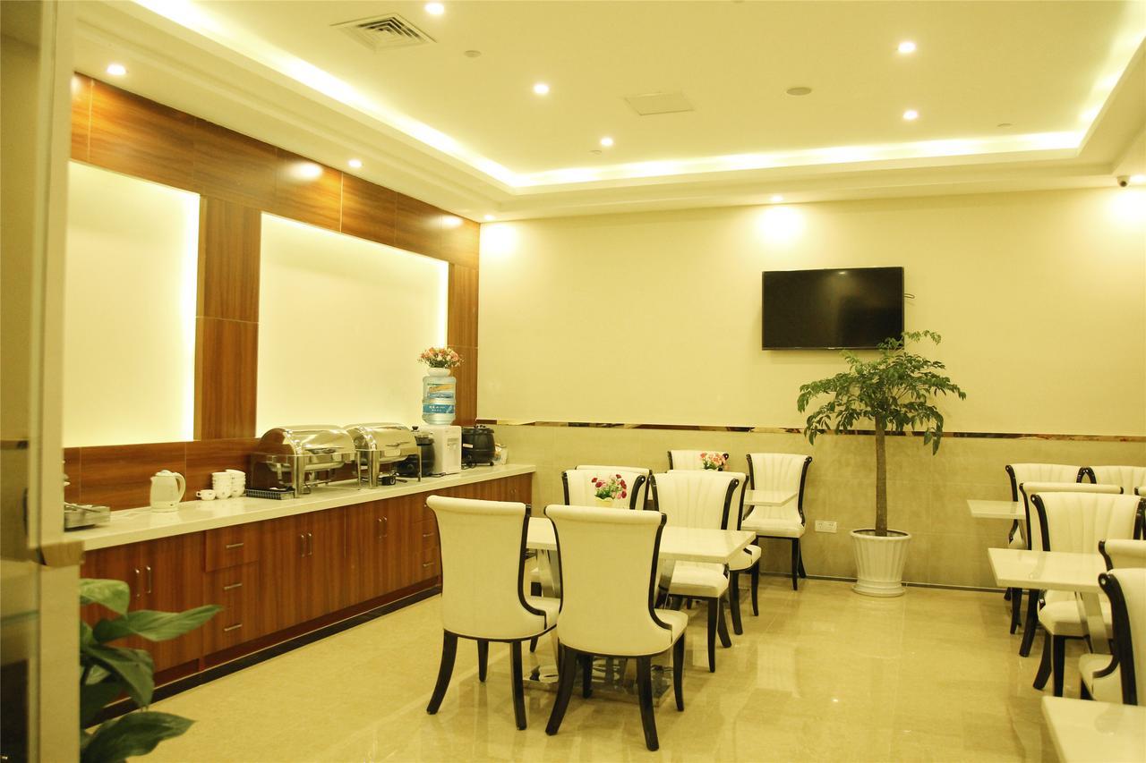 Shell Pudong Xin District Huanglou Town Furong Road Xangai