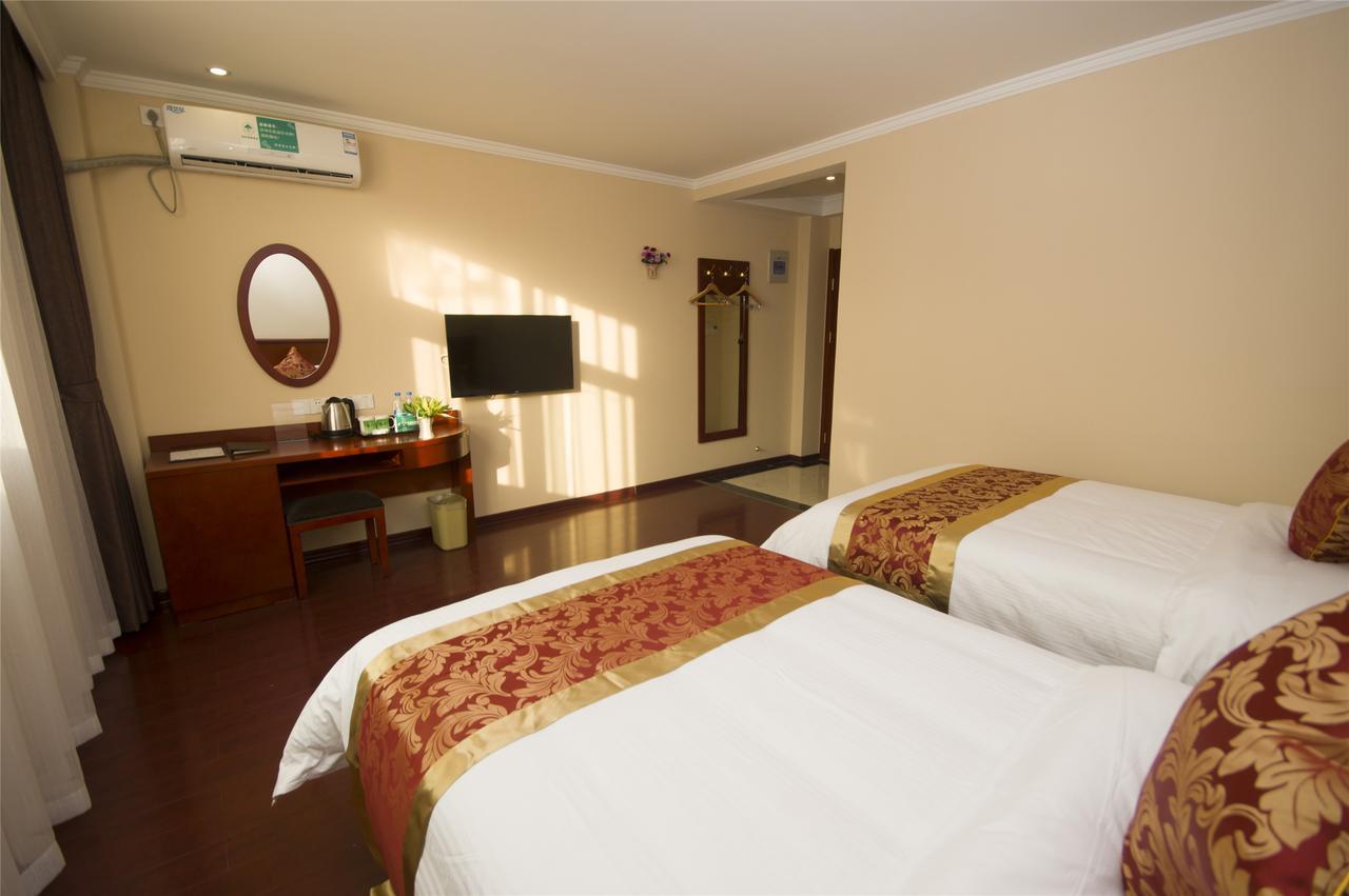 Shell Pudong Xin District Huanglou Town Furong Road 2* Xangai